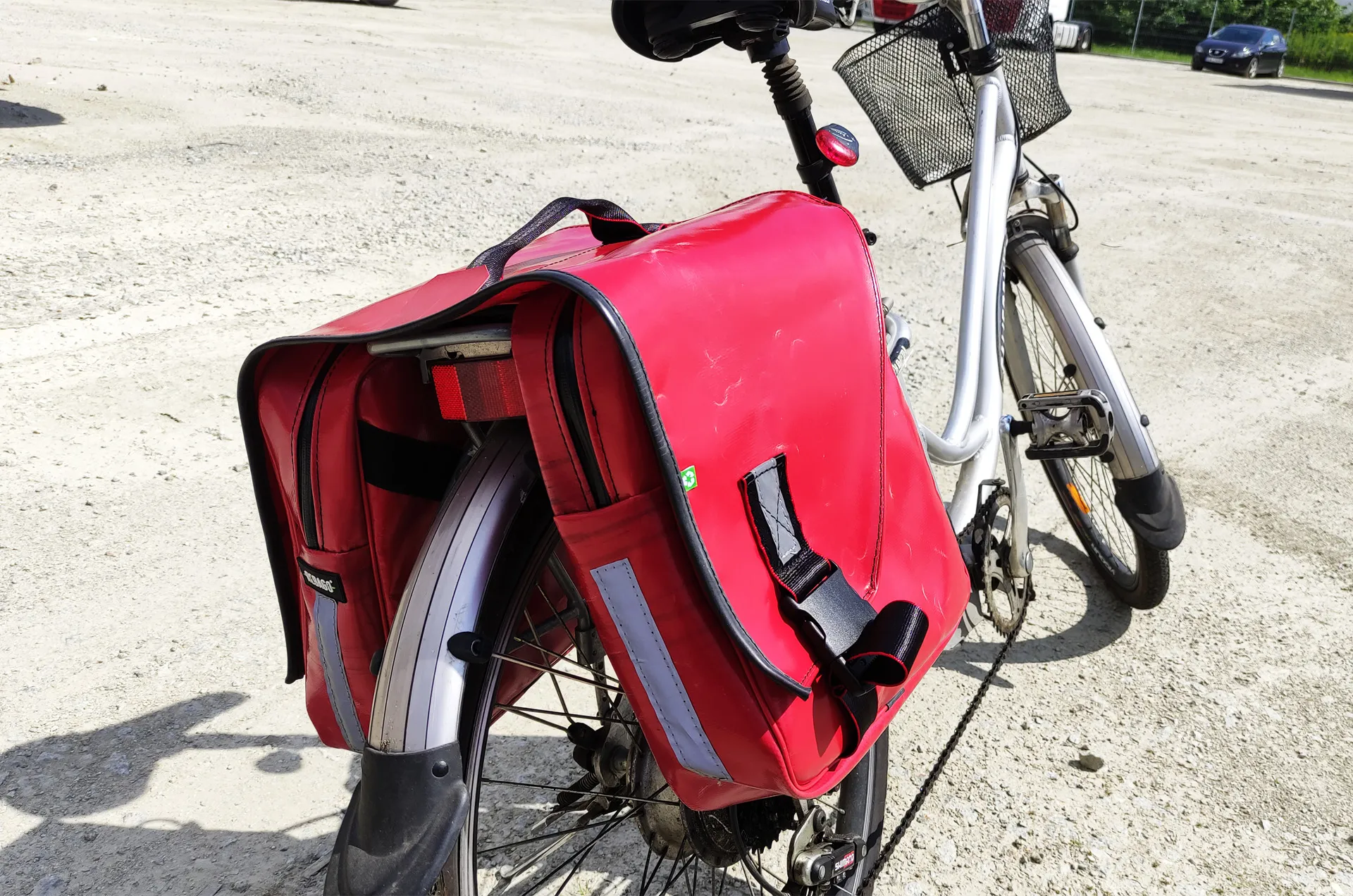 sustainable-recycled-bike-bags-upcycling-backpacks-one-of-a-kind-1-Rebago