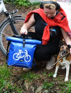 bike bags made from used truck cover_1 Rebago